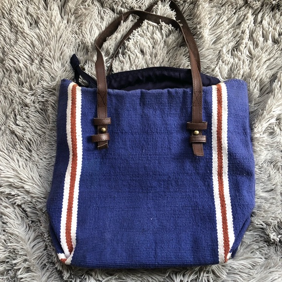 Aztec Print Tote - Picture 3 of 8